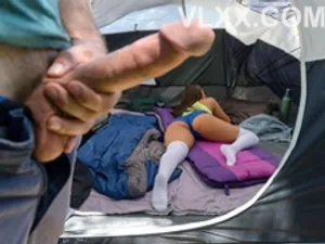 đi cắm trại chung, nam thanh niên địt cô vợ ông hàng xóm